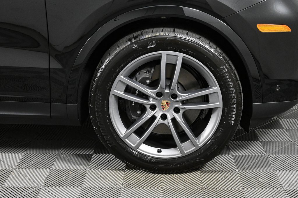 Used 2025 Porsche Cayenne Coupe image 42