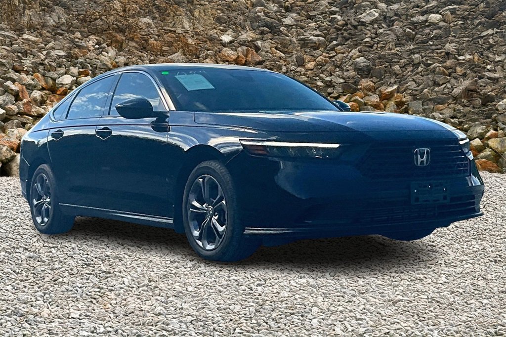 Used 2023 Honda Accord EX image 9