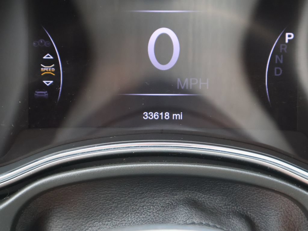 Used 2022 Jeep Grand Cherokee Limited w/ Tech Group AWD/4WD image 30