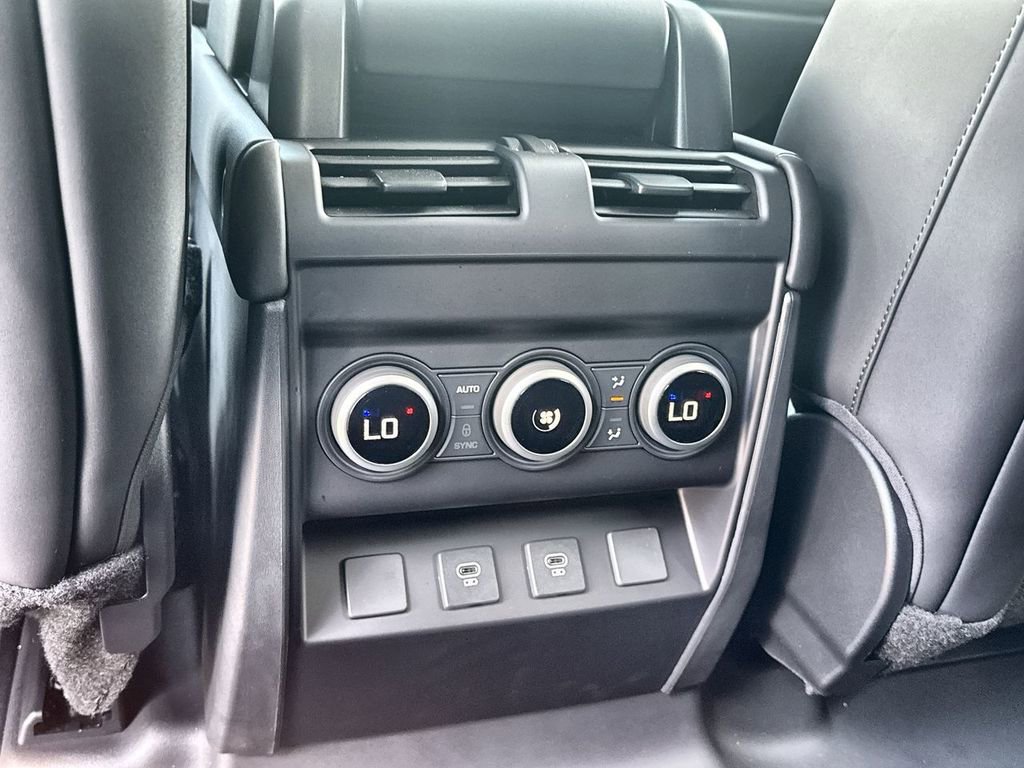 Used 2025 Land Rover Defender 110 S image 11