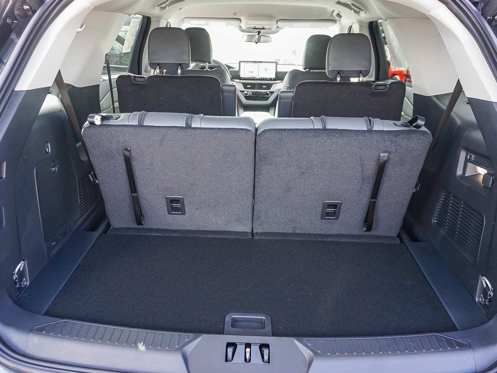 New 2026 Ford Explorer Active w/ Active Comfort Package RWD image 24
