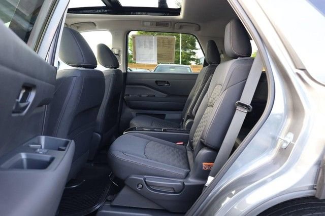 Certified 2025 Nissan Pathfinder SV w/ SV Premium Package FWD image 22