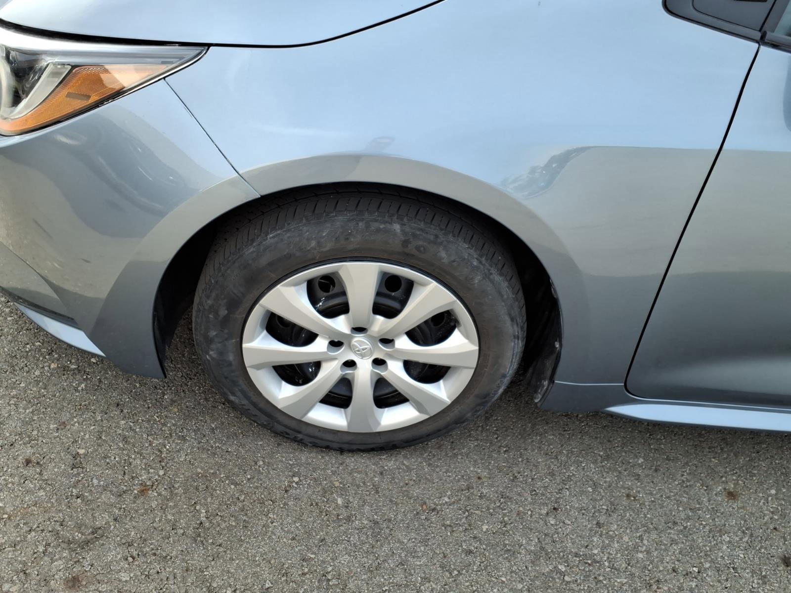 Used 2024 Toyota Corolla LE image 3