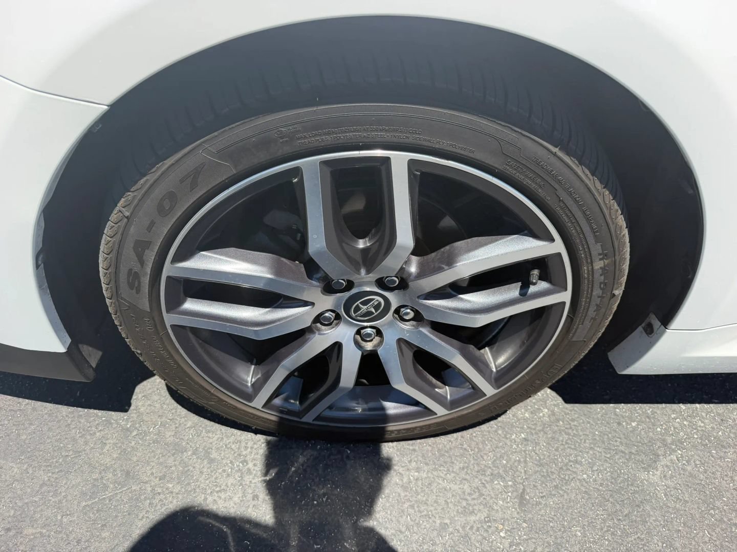 Used 2015 Scion tC FWD image 31