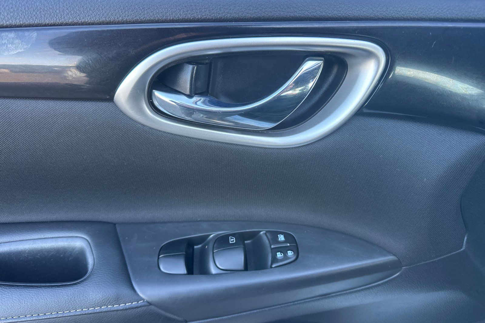 Used 2018 Nissan Sentra SV image 11