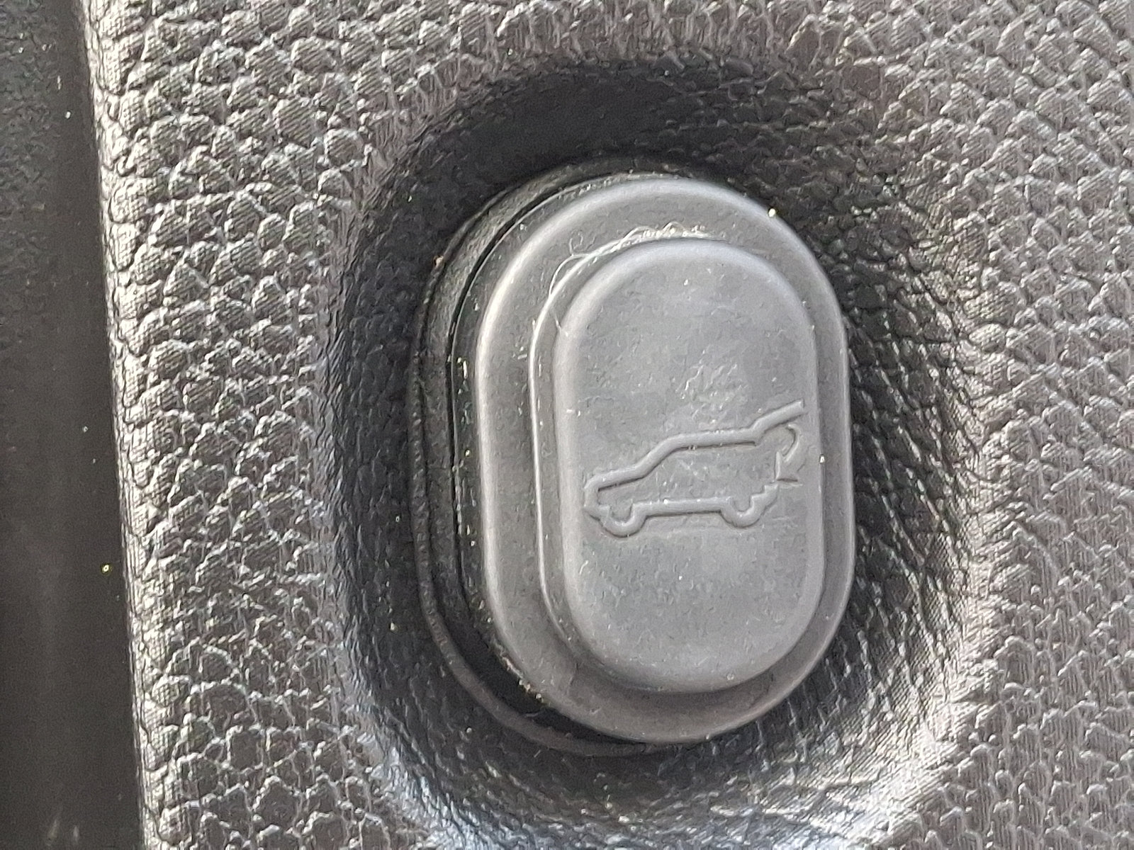 Used 2020 Chevrolet Suburban Premier AWD/4WD image 36