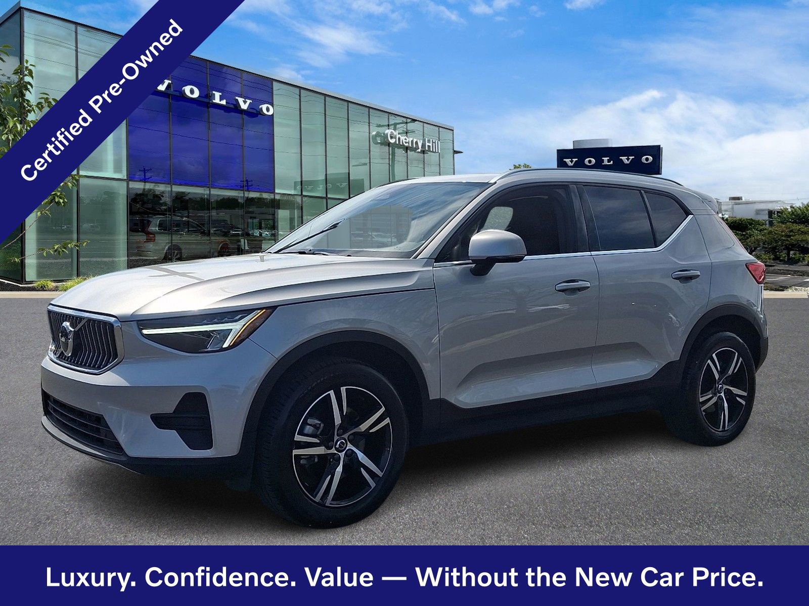 Certified 2025 Volvo XC40 B5 Core AWD/4WD image 3