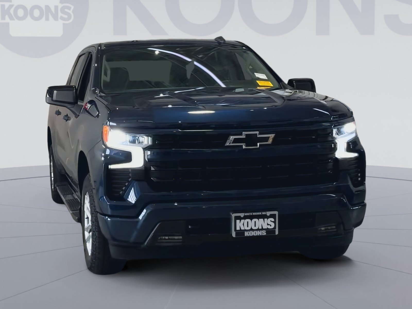 Used 2023 Chevrolet Silverado 1500 RST w/ Z71 Off-Road Package AWD/4WD image 4