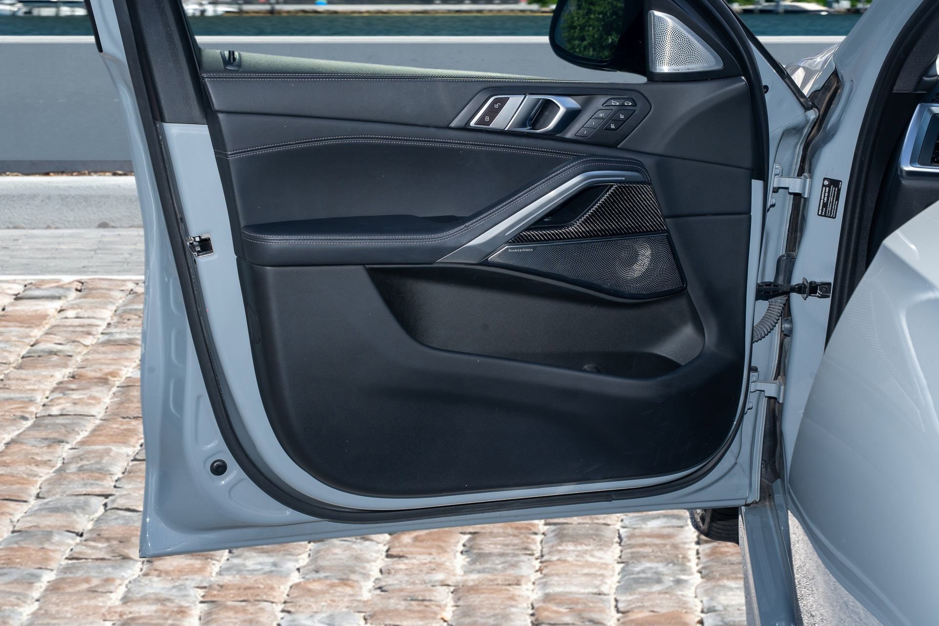 Used 2024 BMW X6 M60i w/ Dynamic Handling Package image 12