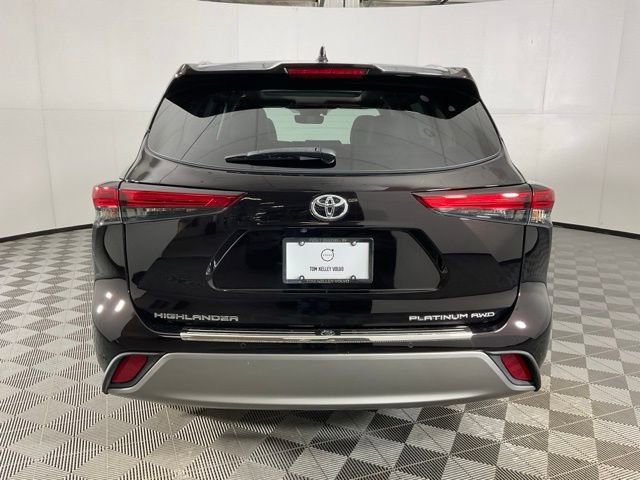 Used 2022 Toyota Highlander Platinum image 5