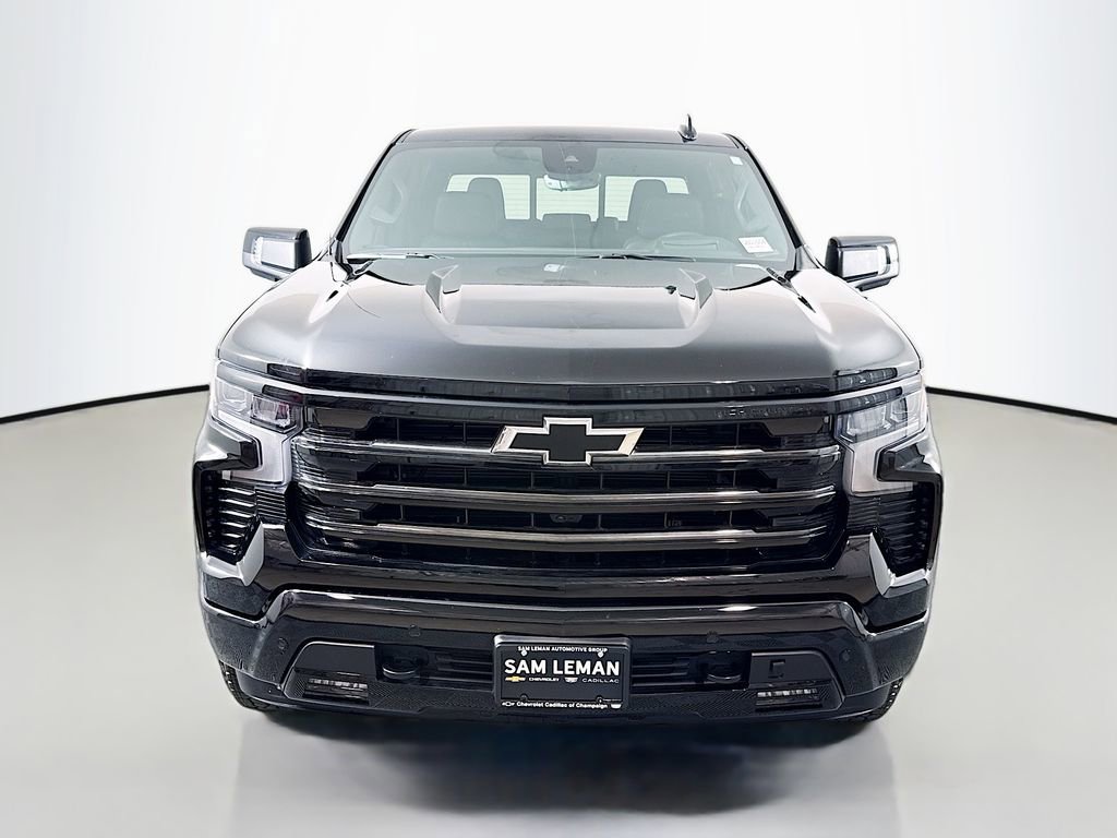 Used 2026 Chevrolet Silverado 1500 High Country w/ Midnight Edition AWD/4WD image 2