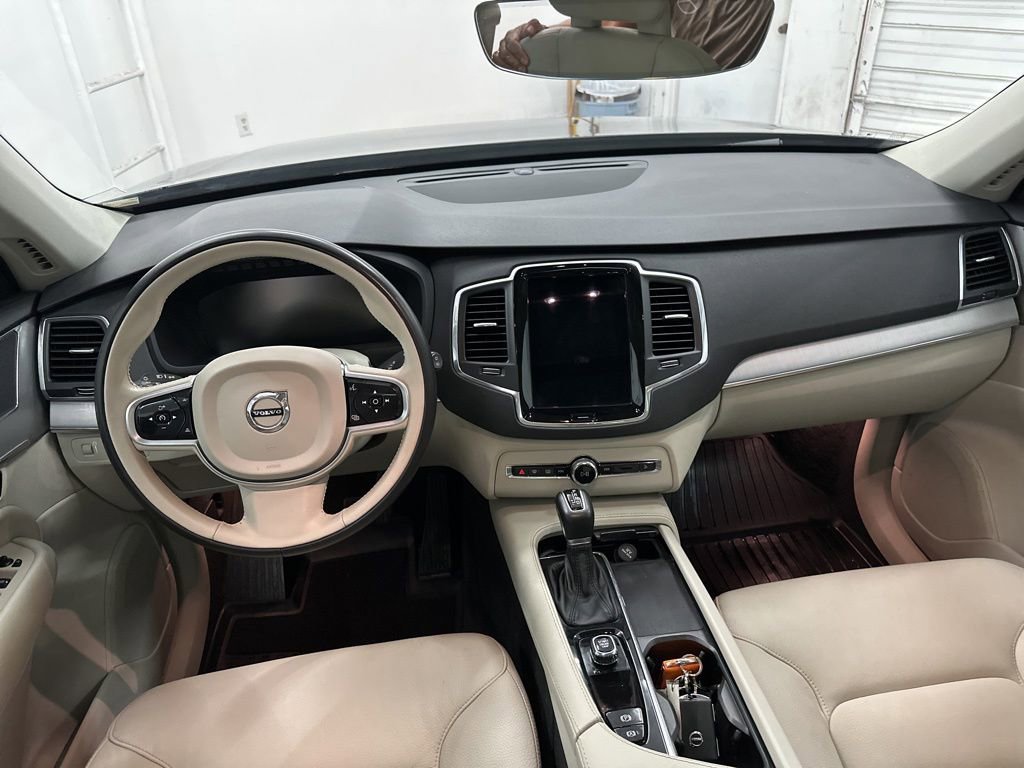 Used 2022 Volvo XC90 T5 Momentum FWD image 19