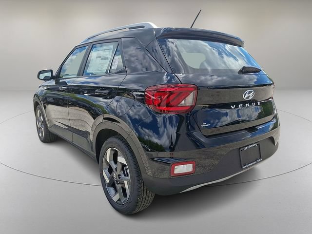 New 2026 Hyundai Venue SEL FWD image 5