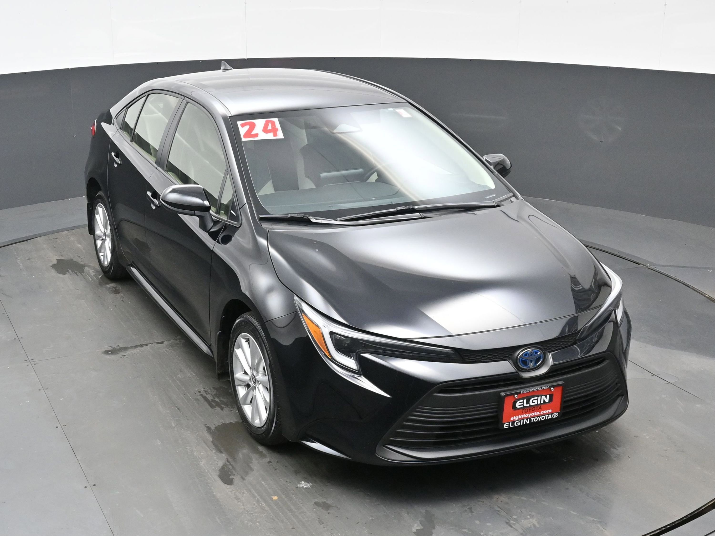 Used 2024 Toyota Corolla LE image 32