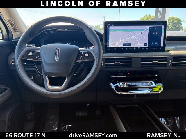 Certified 2023 Lincoln Corsair AWD image 25