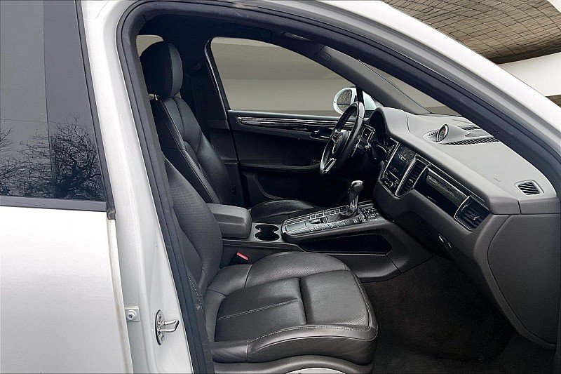 Used 2017 Porsche Macan S image 7