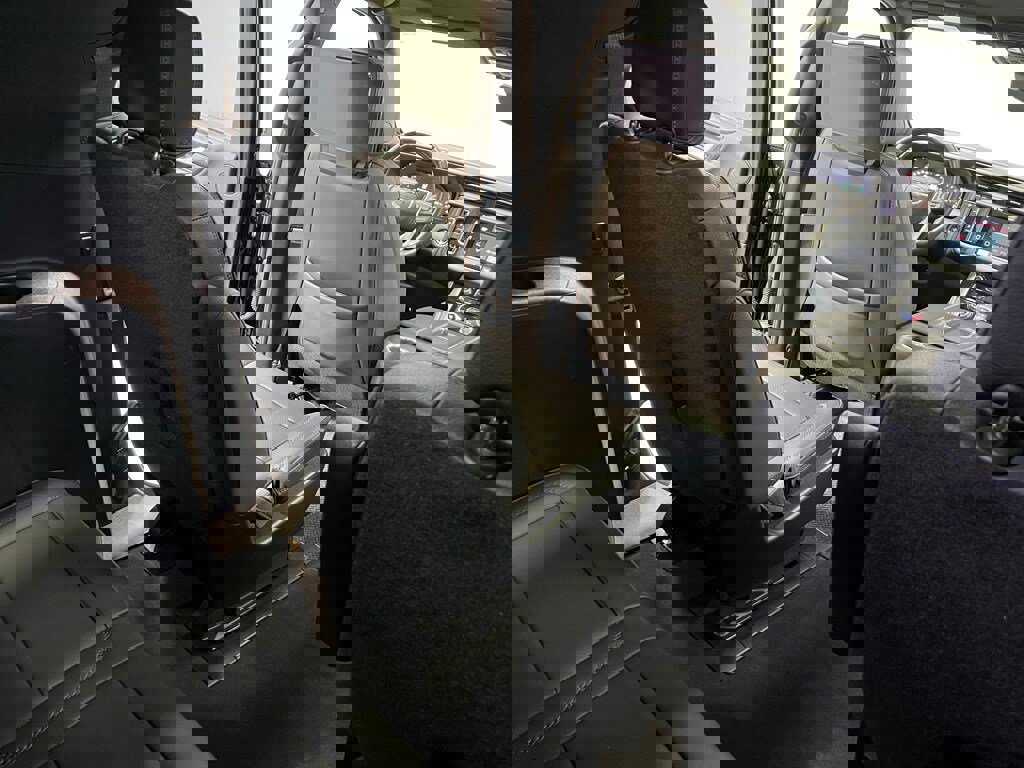 Used 2023 GMC Yukon XL Denali w/ Advanced Technology Package image 27