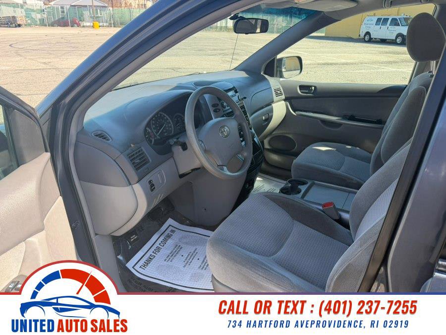 Used 2009 Toyota Sienna CE FWD image 10