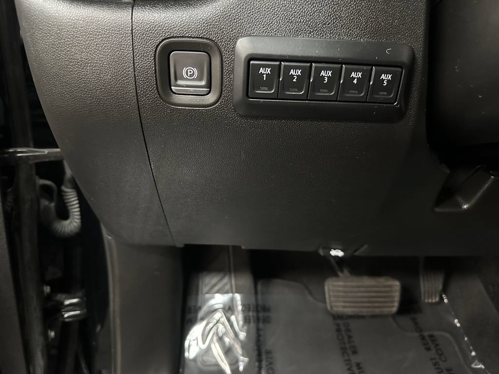 Used 2022 Chevrolet Silverado 3500 High Country AWD/4WD image 35