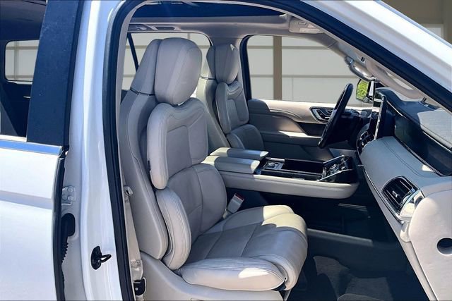 Used 2020 Lincoln Navigator Reserve w/ Equipment Group 208A Reserve AWD/4WD image 7