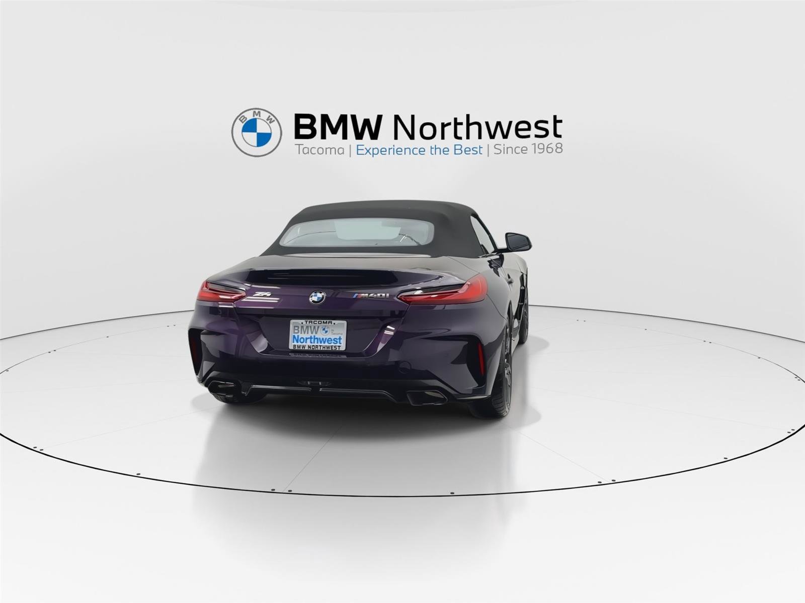 Used 2024 BMW Z4 M40i w/ Premium Package image 2