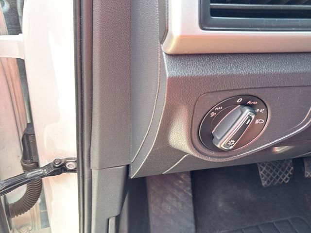 Used 2021 Volkswagen Atlas Cross Sport S image 22