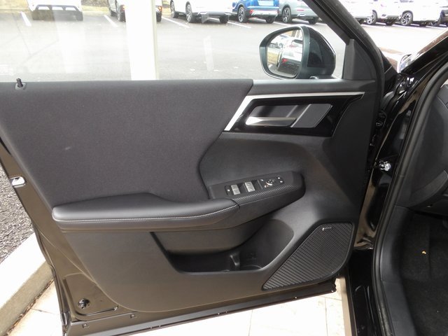 New 2025 Mitsubishi Outlander ES image 15