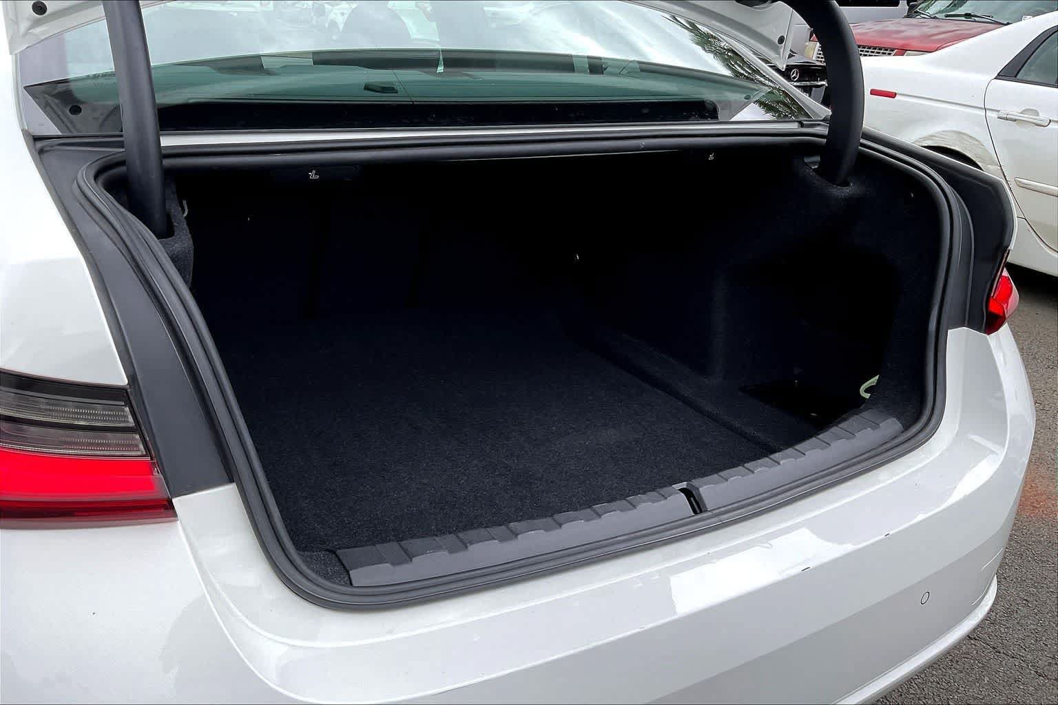 Used 2025 BMW 330i Sedan RWD image 18