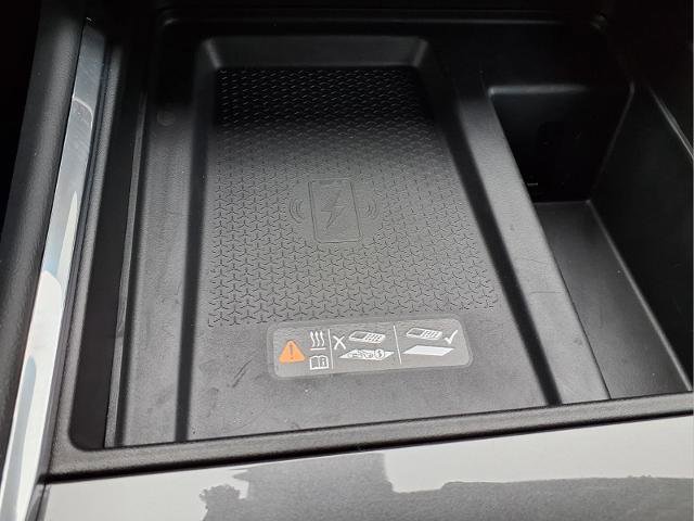 Used 2025 GMC Acadia Elevation image 10