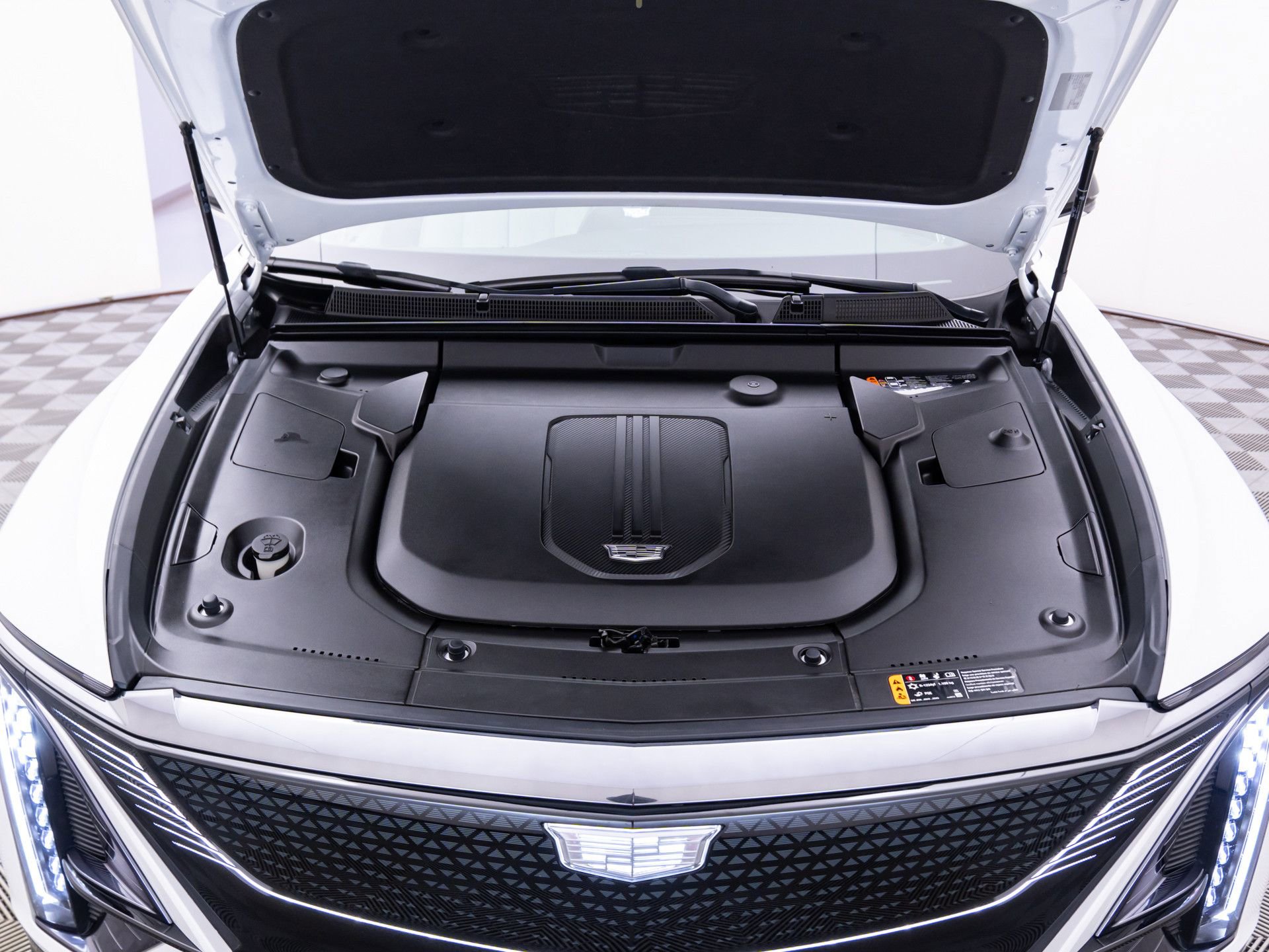 Used 2024 Cadillac Lyriq Sport image 32