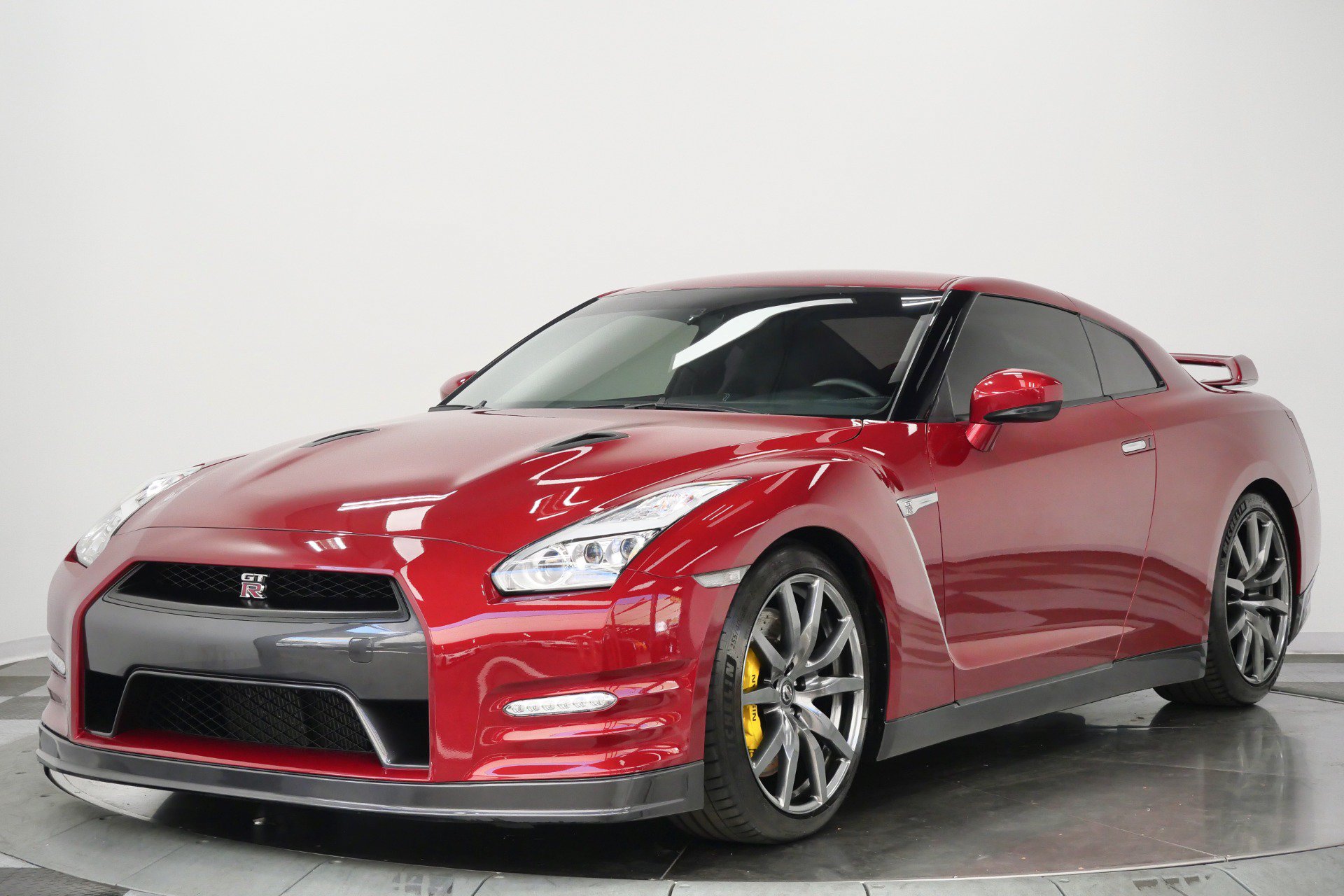 Used 2015 Nissan GT-R Premium AWD/4WD image 5