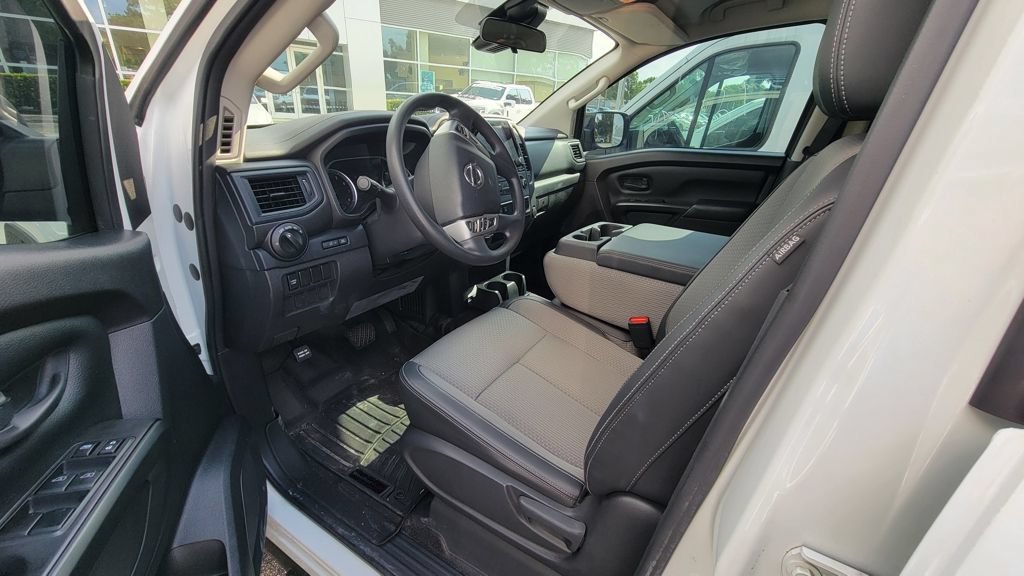 Used 2021 Nissan Titan S w/ HD Front GAWR Package AWD/4WD image 18