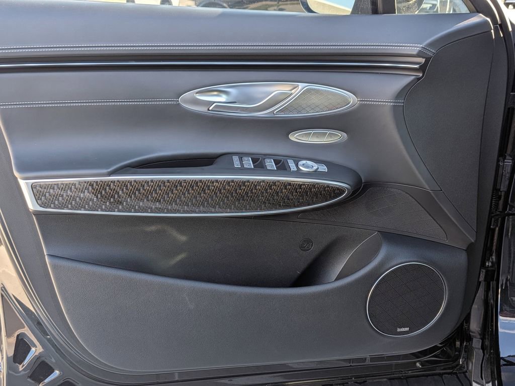 Used 2025 Genesis GV70 3.5T Sport w/ Sport Prestige Package image 10