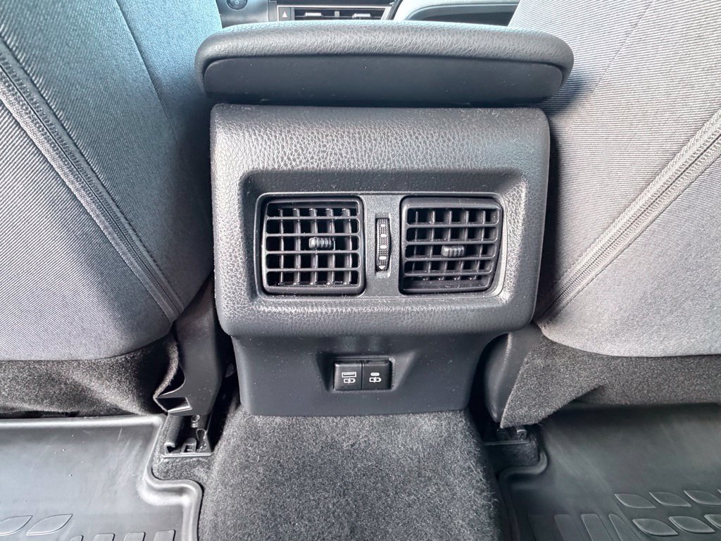 Used 2025 Toyota Camry LE FWD image 23