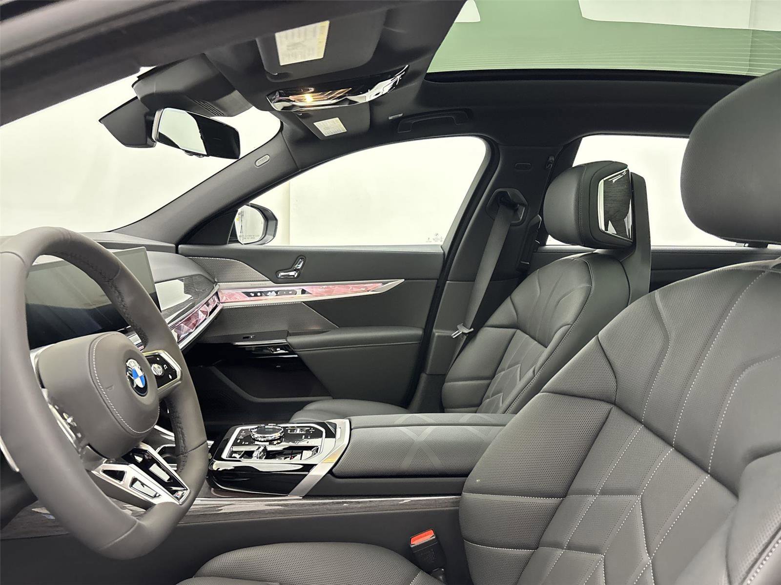 New 2026 BMW 740i xDrive AWD/4WD image 24