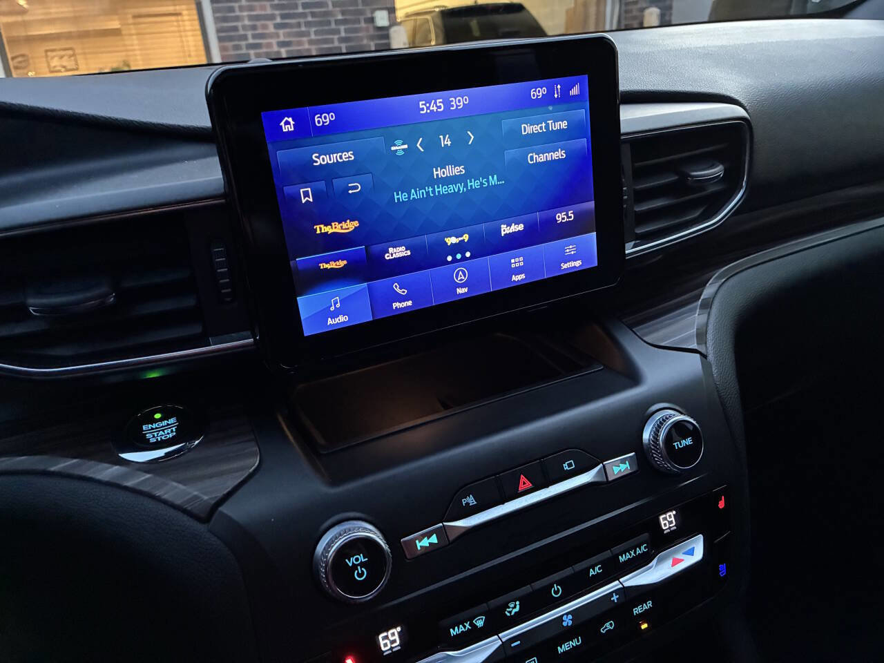 Used 2020 Ford Explorer Limited image 28