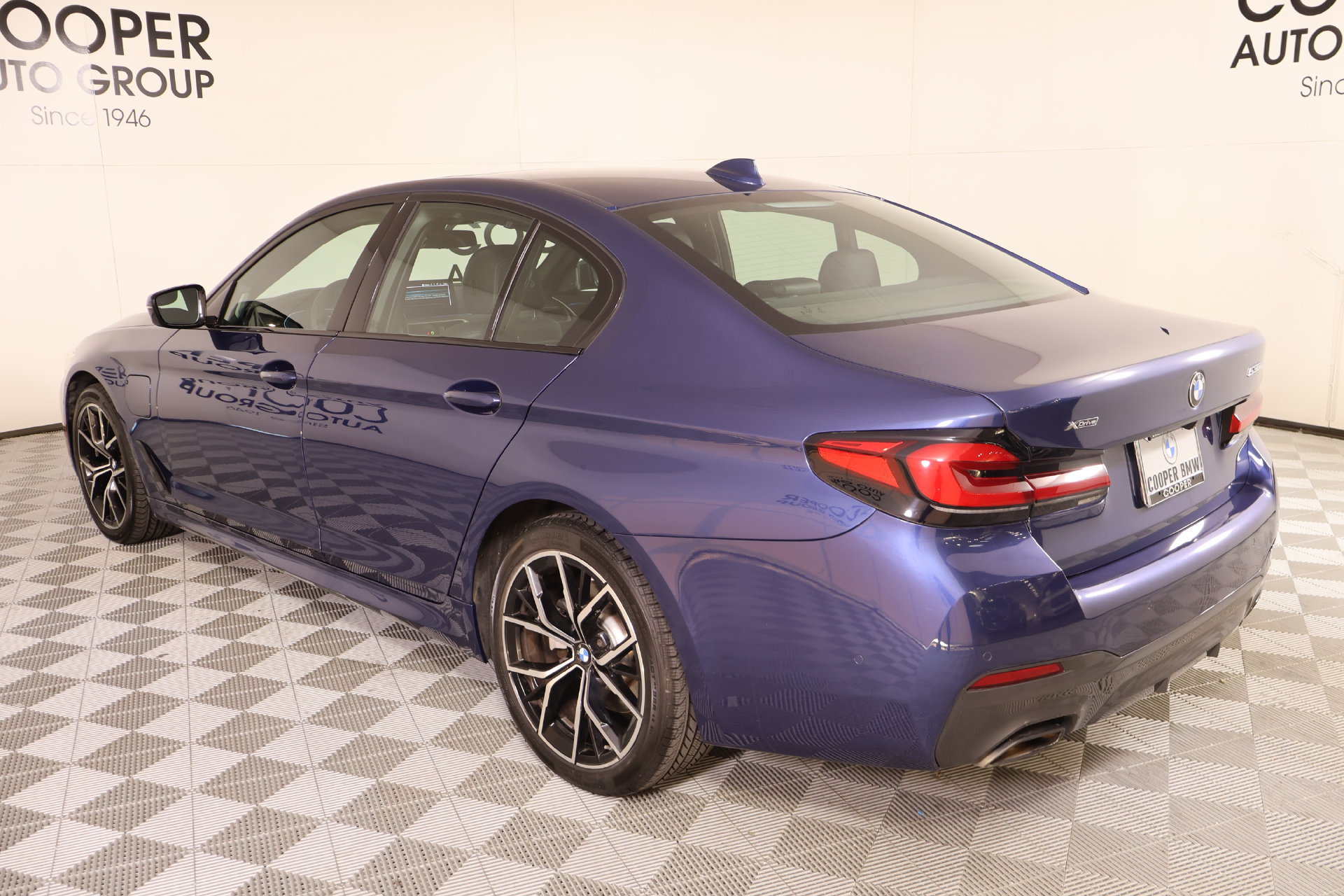 Used 2021 BMW 530e xDrive w/ Executive Package AWD/4WD image 24