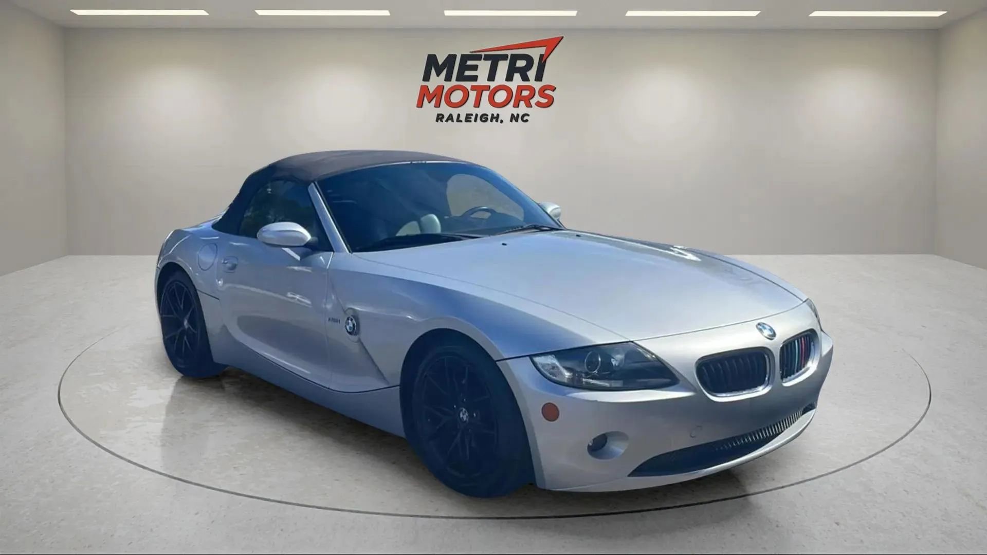 Used 2005 BMW Z4 2.5i image 4