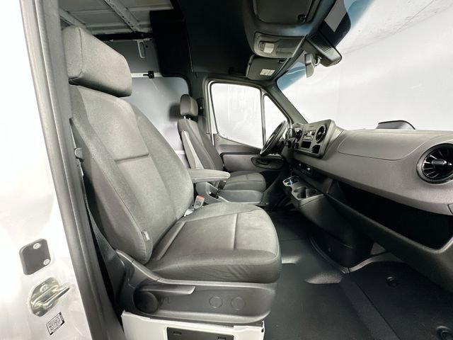 Used 2025 Mercedes-Benz Sprinter 2500 image 25