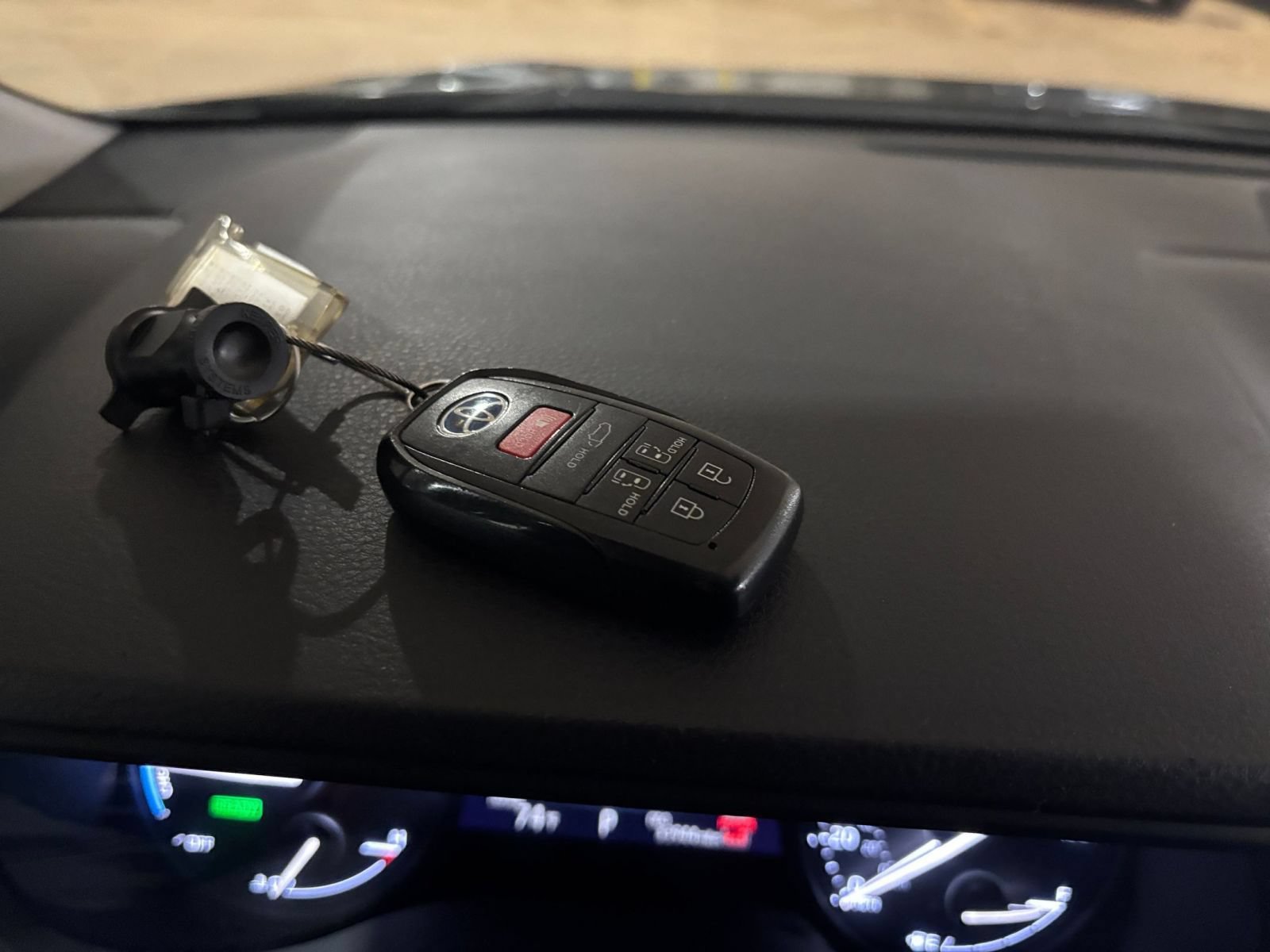 Used 2025 Toyota Sienna XLE FWD image 20