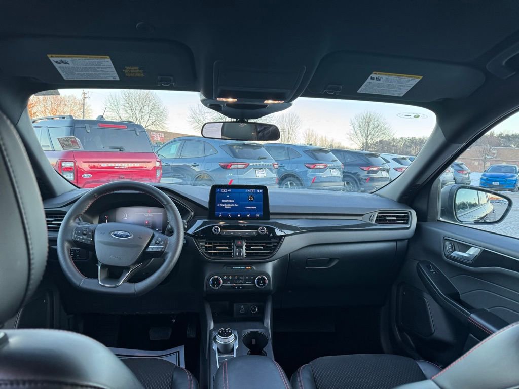 Used 2025 Ford Escape ST-Line image 14