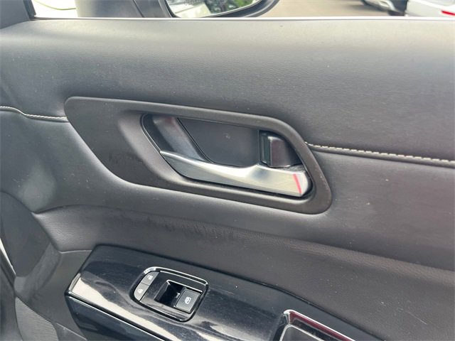 Used 2022 Nissan Pathfinder SV image 30