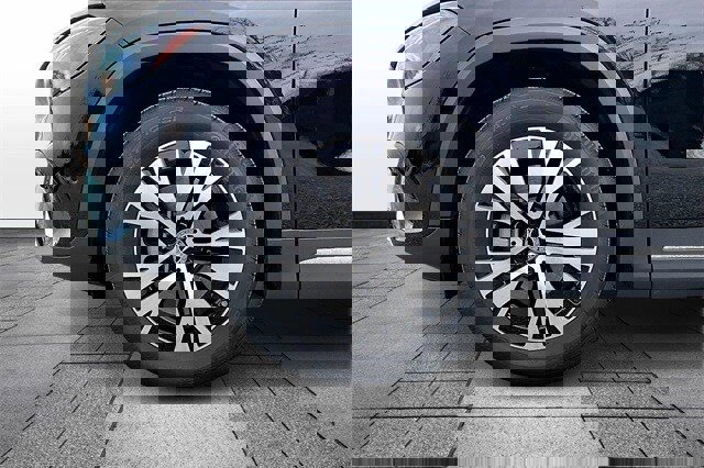 Used 2025 Mercedes-Benz GLA 250 4MATIC image 4