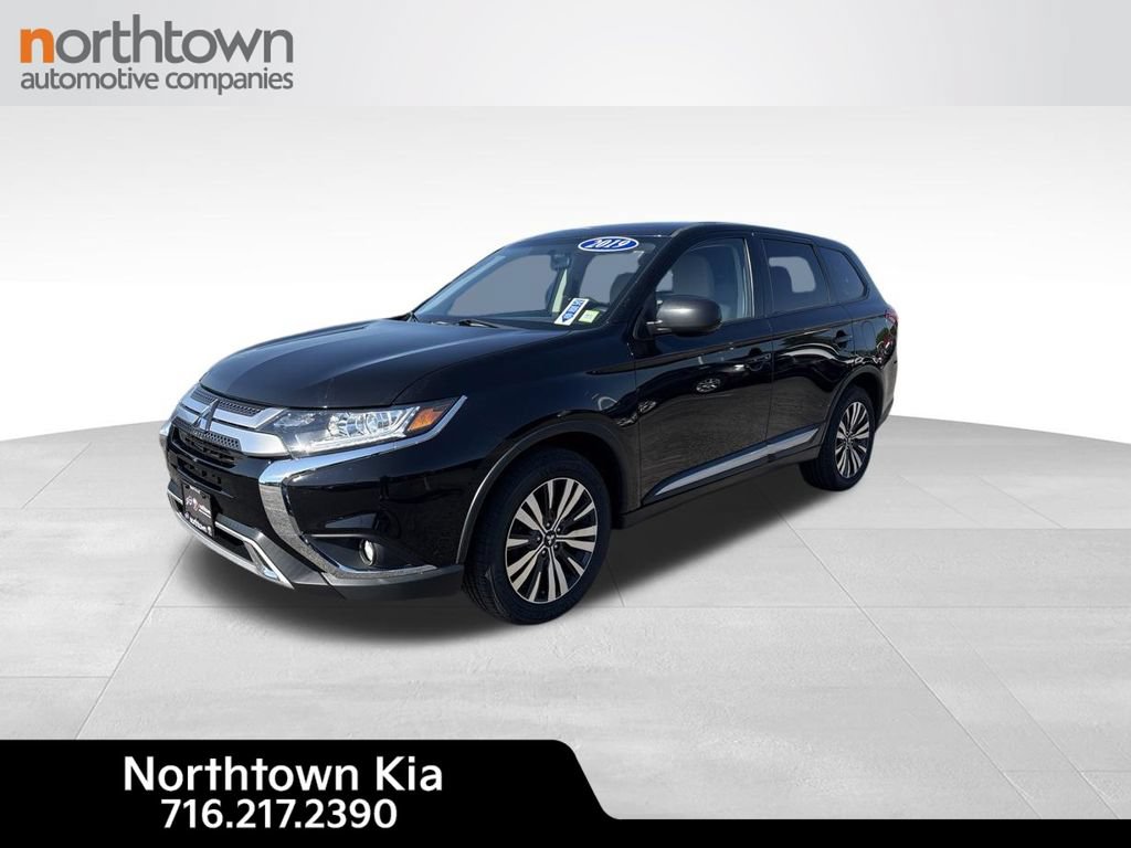Used 2019 Mitsubishi Outlander SE