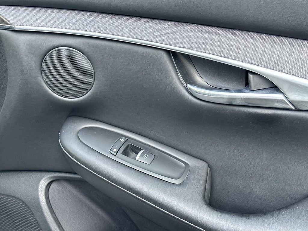 Used 2023 INFINITI QX50 Pure image 36