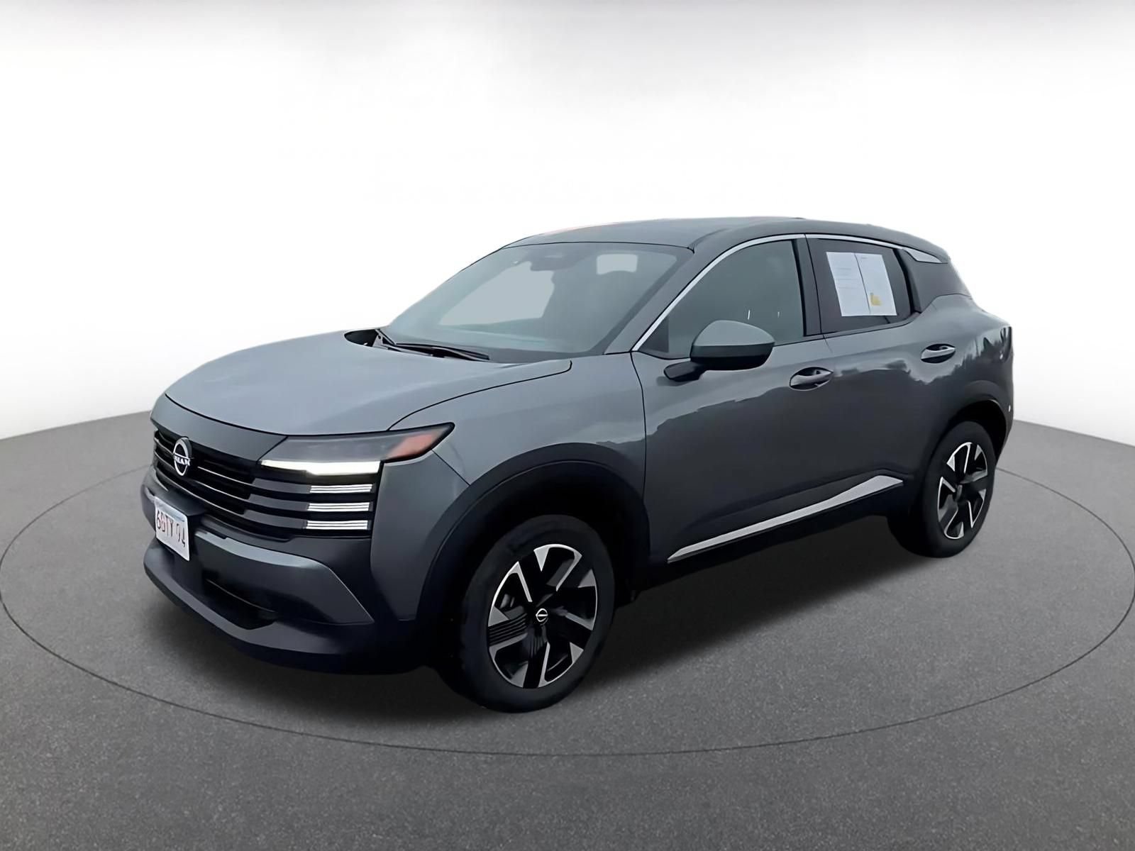 Used 2025 Nissan Kicks SV AWD/4WD image 9
