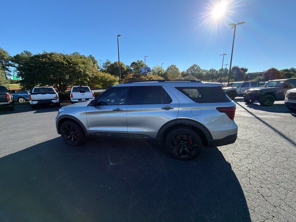 Used 2020 Ford Explorer ST w/ ST Street Pack AWD/4WD image 18