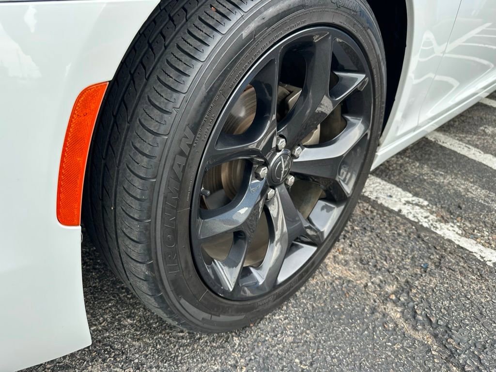 Used 2022 Chrysler 300 S RWD image 9
