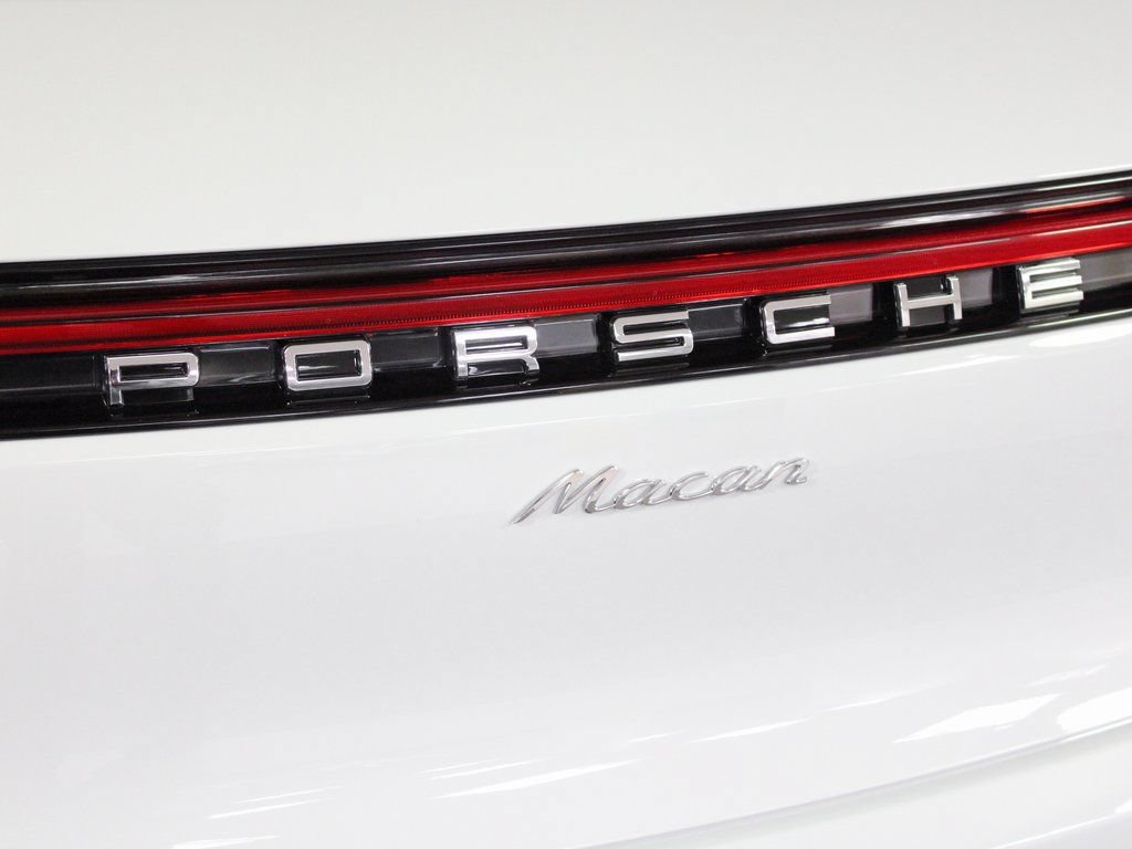 Certified 2026 Porsche Macan AWD/4WD image 13