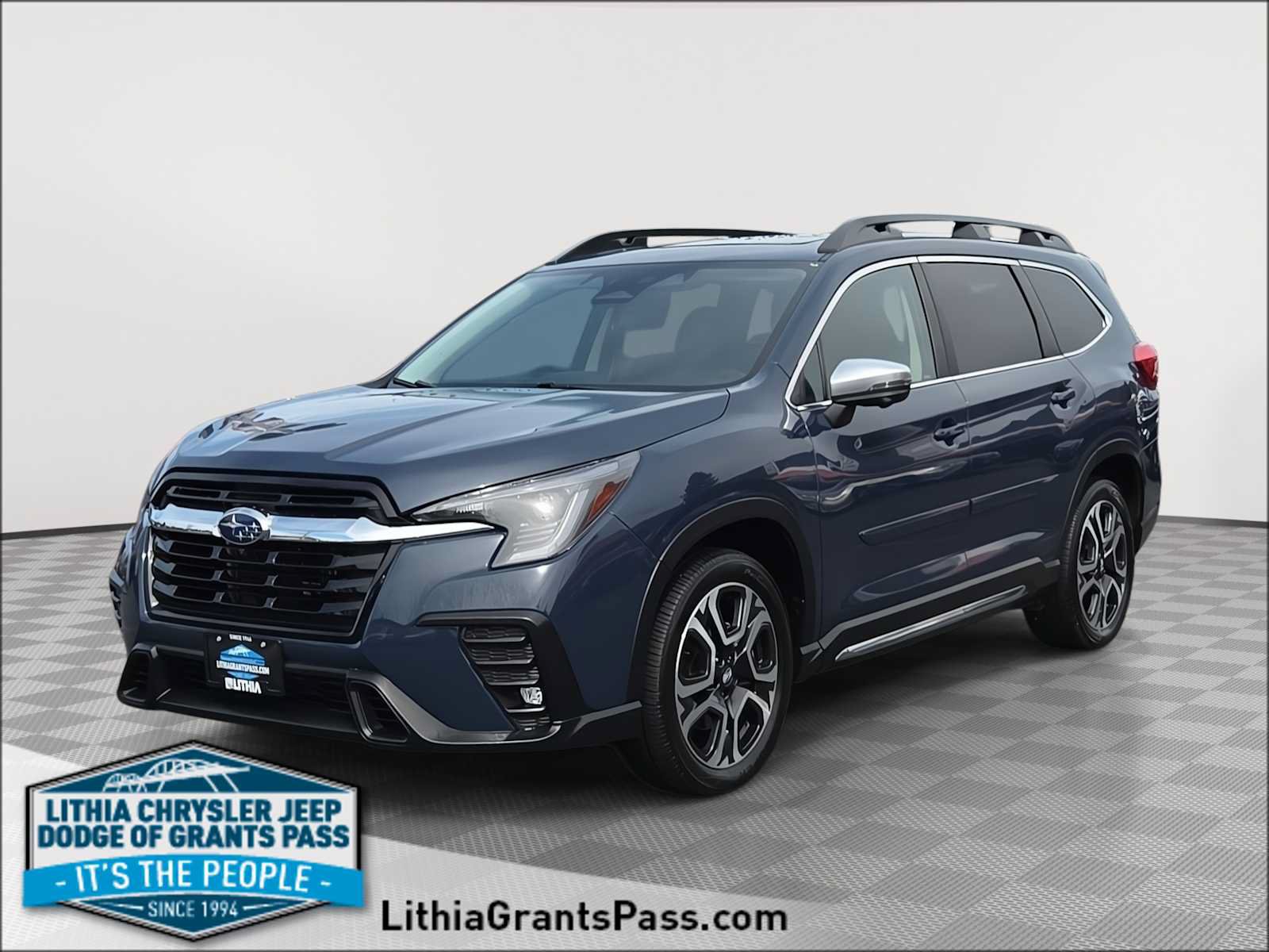 Used 2023 Subaru Ascent Limited w/ Technology Package AWD/4WD image 1